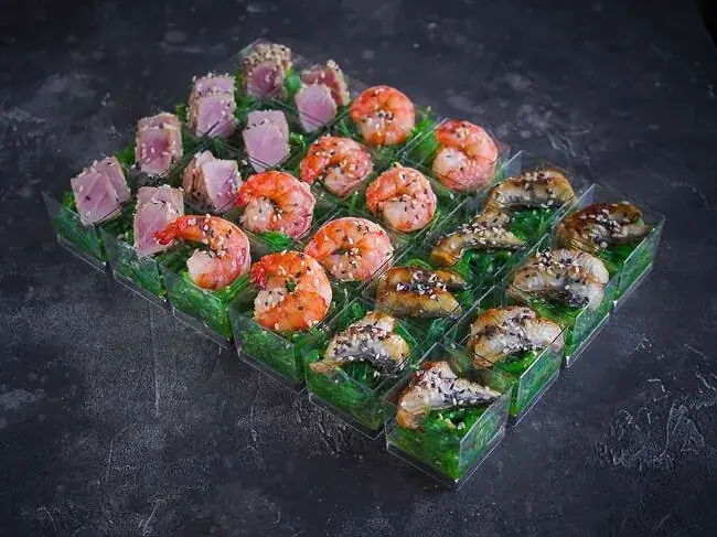 Фуршетный сет с салатами "Дары моря"